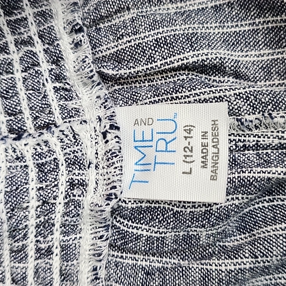 NWT TIME AND TRU NAVY STRIP RELAXED FIT PULL-ON LINEN SHORTS - Picture 8 of 11
